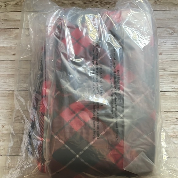 🆕 RESERVED FB 2PC VICTORIA'S SECRET VS PLAID TOTE & COZY BLANKET THROW CHRISTMAS - Picture 10 of 12